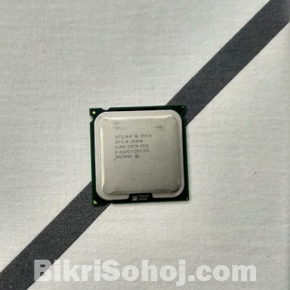 Intel Xeon E5430 2.66GHz 4 core 4 thread LGA775